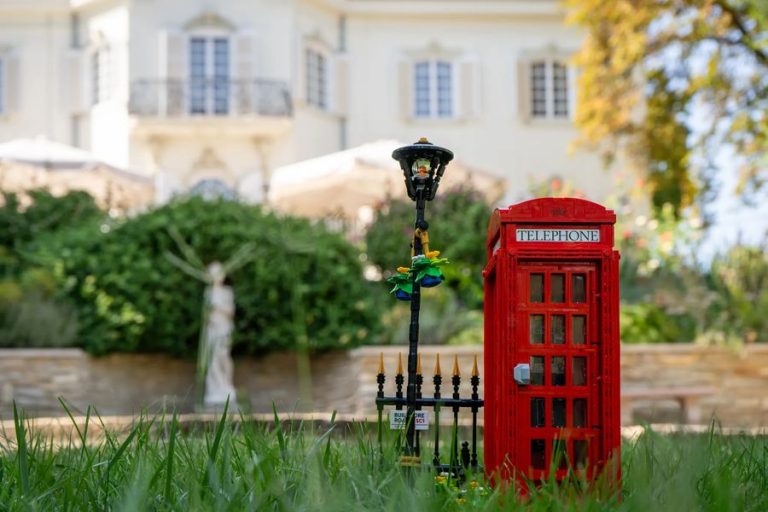 100 éves a britek ikonikus piros telefonfülkéje