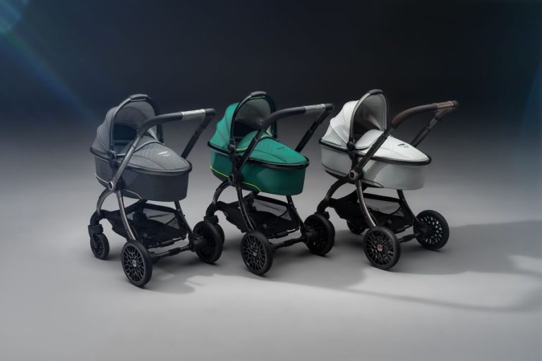 Bemutatkozik a luxus babakocsik új mércéje, az Aston Martin egg3